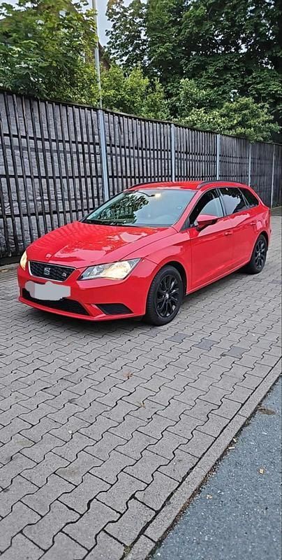 Rot Gebraucht 2015 Seat Leon Kombi | 8.000 € (Teuer) - Bild 1/3