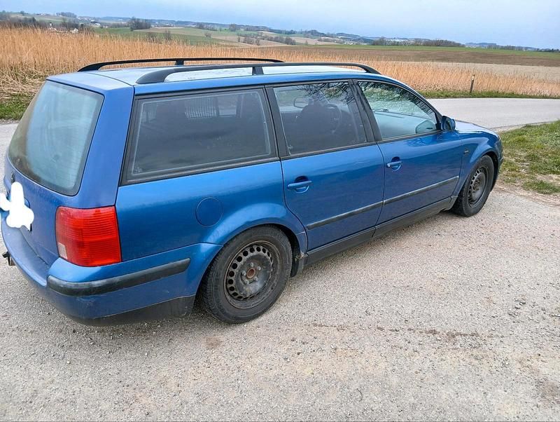 Gebraucht VW Passat 125 PS (91 kW) 2000 Blau Kombi
