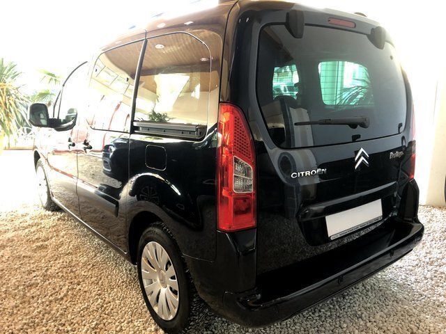 Gebraucht Citroën Berlingo 112 PS (82 kW) 2011 Schwarz metallic Van / Kleinbus