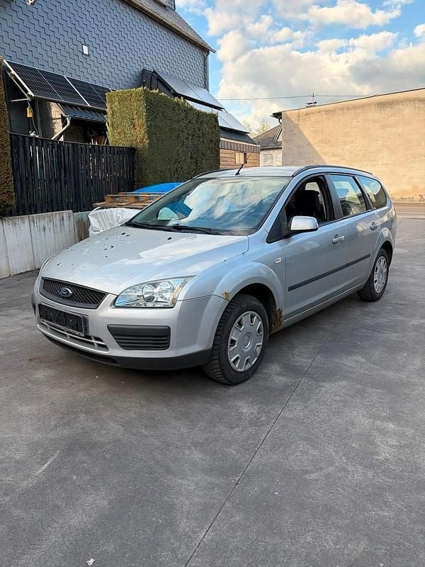 Second-hand Ford Focus 101 CP (74 kW) 2006 Argintiu Break