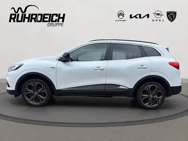 Gebraucht Renault Kadjar 158 PS (116 kW) 2021 Weiss "nacre" SUV