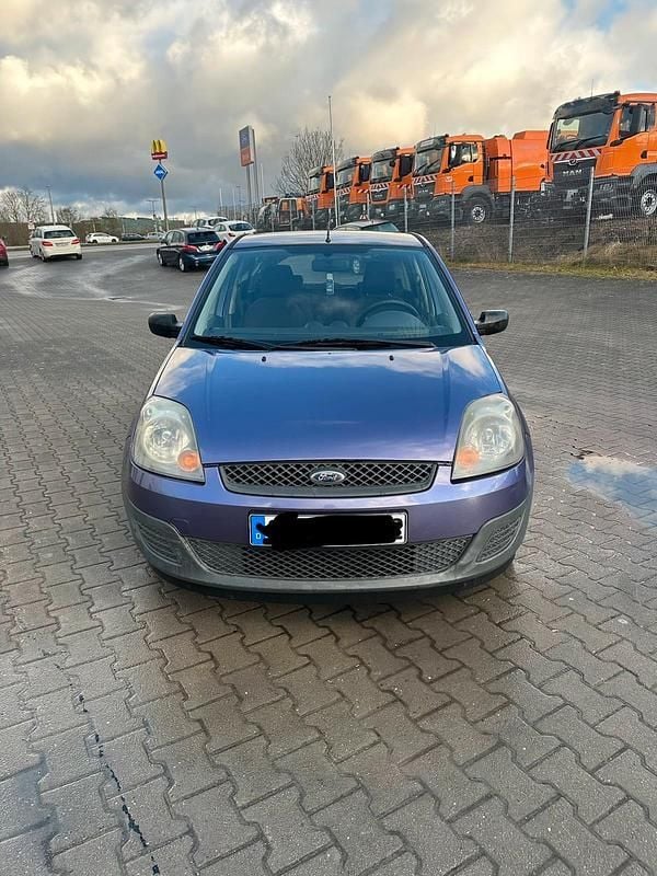 Gebraucht Ford Fiesta 69 PS (50 kW) 2006 Violet Kleinwagen