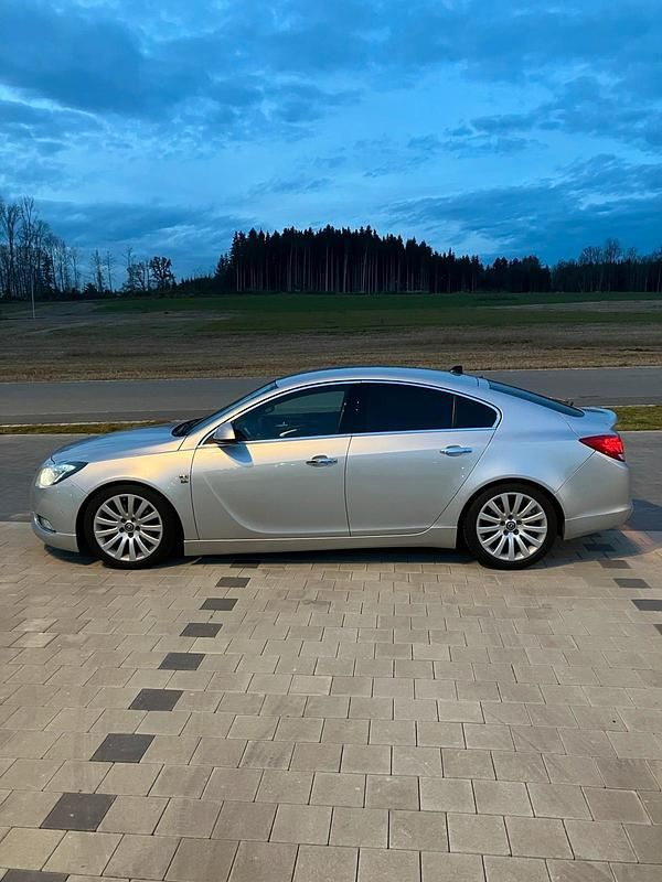 Gebraucht Opel Insignia Cosmo 226 PS (166 kW) 2010 Silber Limousine
