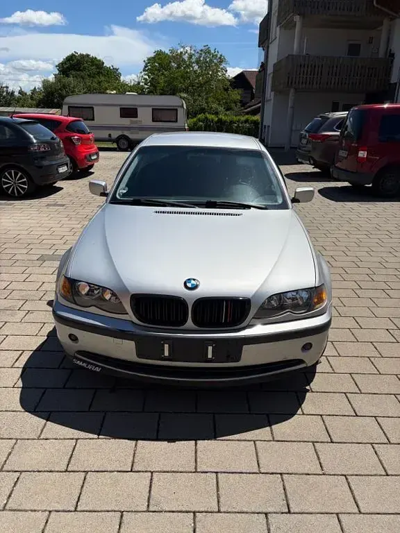 Gebraucht BMW 320 150 PS (110 kW) 2003 Silber Limousine