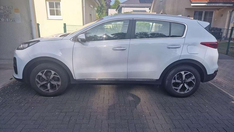 Weiß Gebraucht 2021 Kia Sportage Vision SUV | 18.399 € (Superpreis) - Bild 1/4