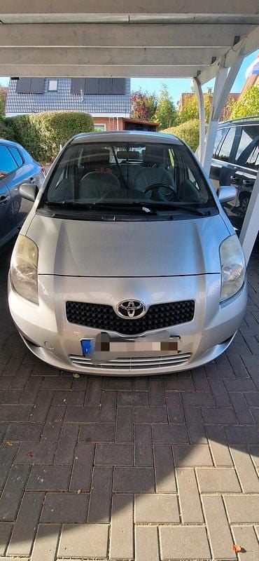 Grau Gebraucht 2008 Toyota Yaris Kleinwagen | 1.500 € (Superpreis) - Bild 1/4