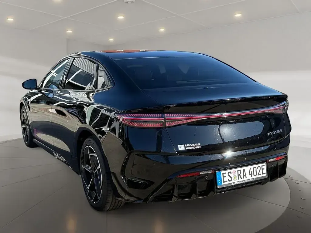 Używany BYD Seal Design 230 kW (313 KM) 2026 Czarny Sedan/Limuzyna
