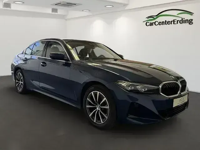 Gebraucht BMW 318 Shadowline 150 PS (110 kW) 2023 Blau Limousine
