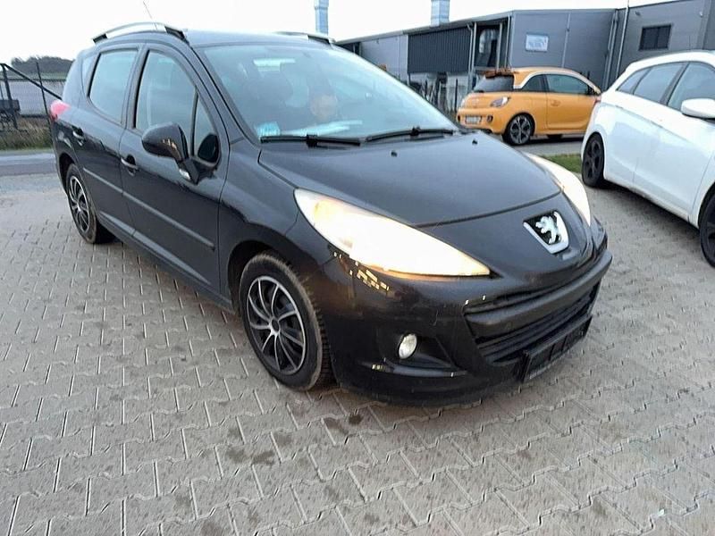 Gebraucht Peugeot 207 Urban Move 95 PS (69 kW) 2010 Schwarz Limousine
