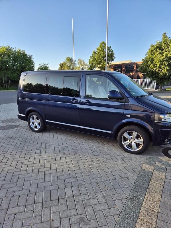Usata VW Multivan 179 CV (131 kW) 2011 Blu Monovolume