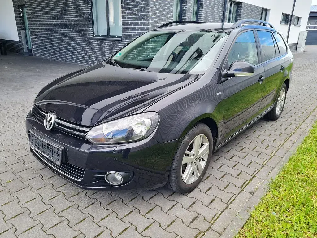Gebraucht VW Golf VII Match 105 PS (77 kW) 2013 Schwarz Limousine