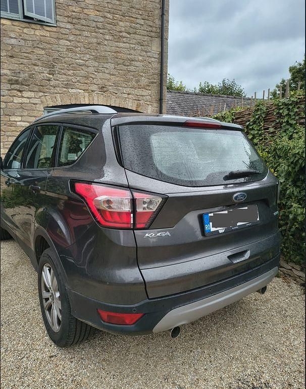 Gebraucht Ford Kuga Cool & Connect 150 PS (110 kW) 2018 Grau SUV