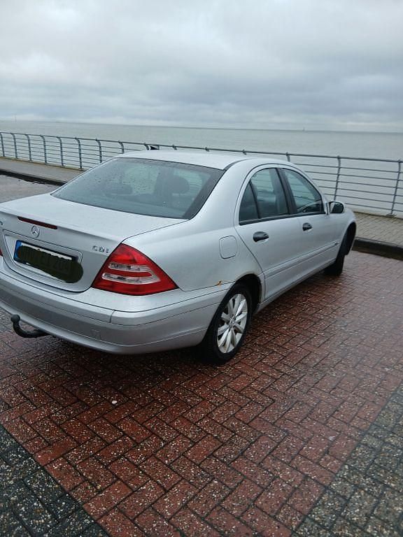 Gebraucht Mercedes 200 116 PS (85 kW) 2001 Silber Limousine