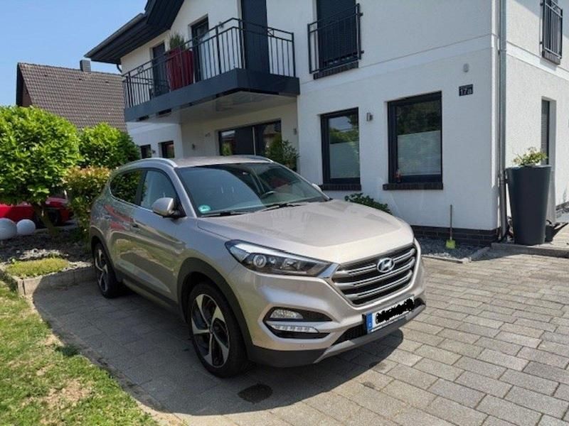 Andere farben Gebraucht 2016 Hyundai Tucson Style SUV | 15.990 € (Fairer Preis) - Bild 1/4