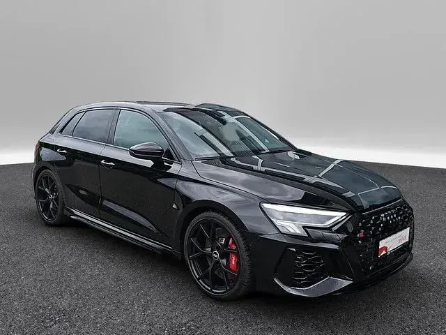 Gebraucht Audi RS3 Sport 400 PS (294 kW) 2023 Schwarz Limousine