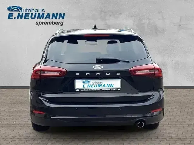 Używany Ford Focus Titanium 125 KM (91 kW) 2023 Czarny Kombi
