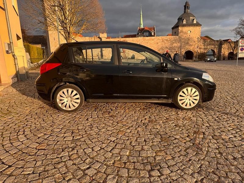 Gebraucht Nissan Tiida 110 PS (80 kW) 2008 Schwarz Kleinwagen