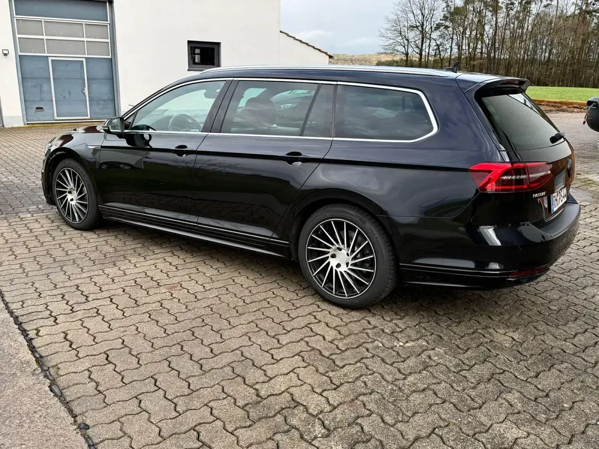 Gebraucht VW Passat R-line 239 PS (175 kW) 2016 Schwarz Kombi