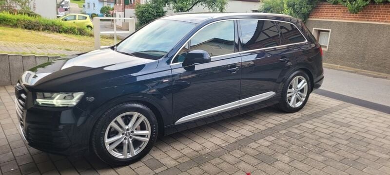 Blau Gebraucht 2017 Audi Q7 Performance SUV | 37.950 € (Guter Preis) - Bild 1/4
