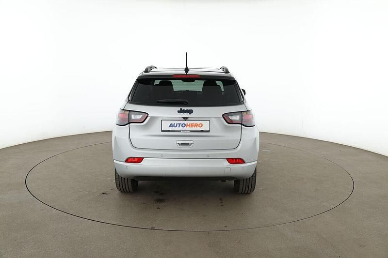 Gebraucht Jeep Compass 60 PS (44 kW) 2022 Grau SUV
