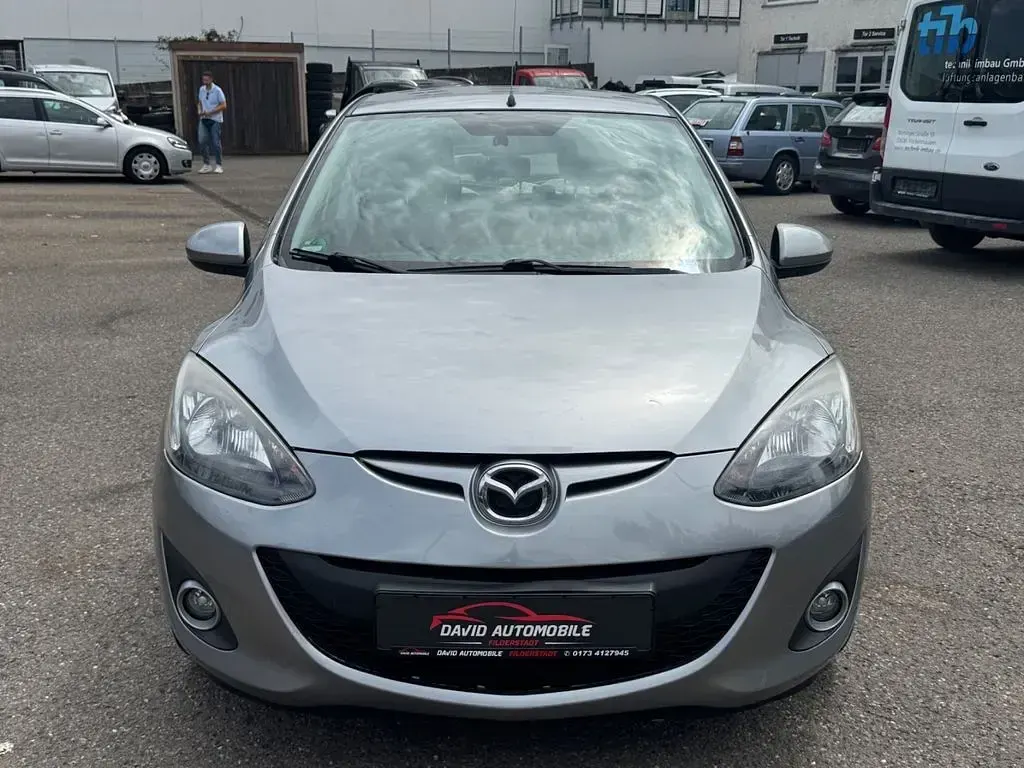 Gebraucht Mazda 2 Center-Line 102 PS (75 kW) 2011 Grau Kleinwagen