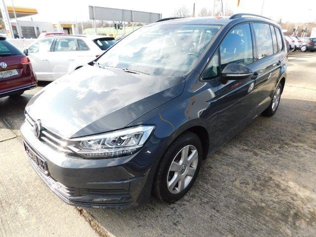 Gebraucht VW Touran Comfortline 116 PS (85 kW) 2018 Grau Van / Kleinbus