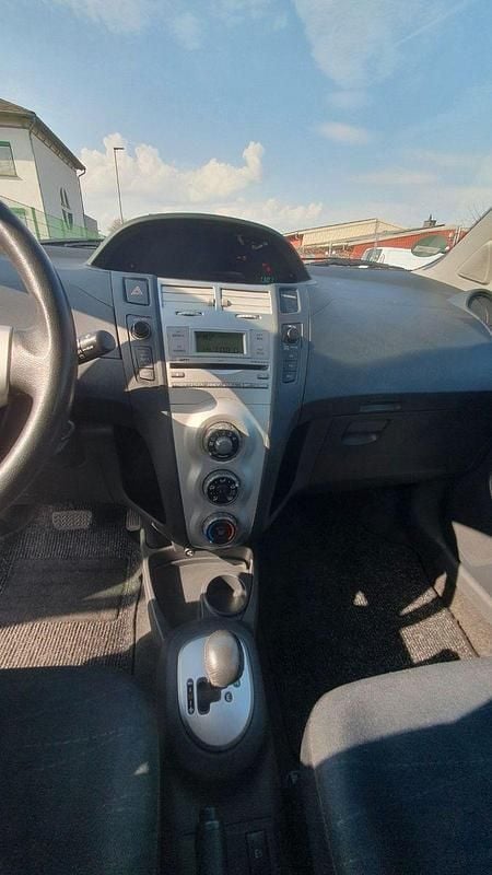 Gebraucht Toyota Yaris Sol 87 PS (63 kW) 2006 Blau Kleinwagen