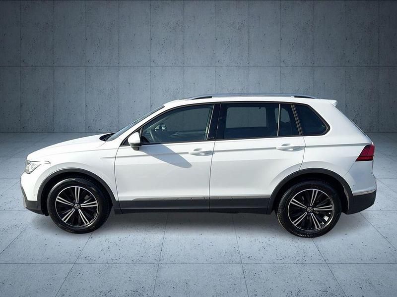 Gebraucht VW Tiguan Active 150 PS (110 kW) 2021 Pure white SUV