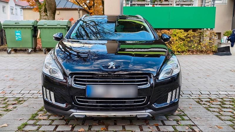 Schwarz Gebraucht 2014 Peugeot 508 RXH Kombi | 10.900 € - Bild 1/4