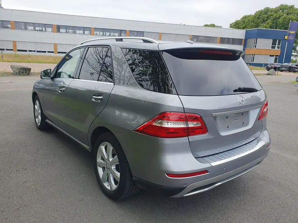 Gebraucht Mercedes ML350 258 PS (189 kW) 2015 Palladiumsilber  metalliclack (metallic) SUV