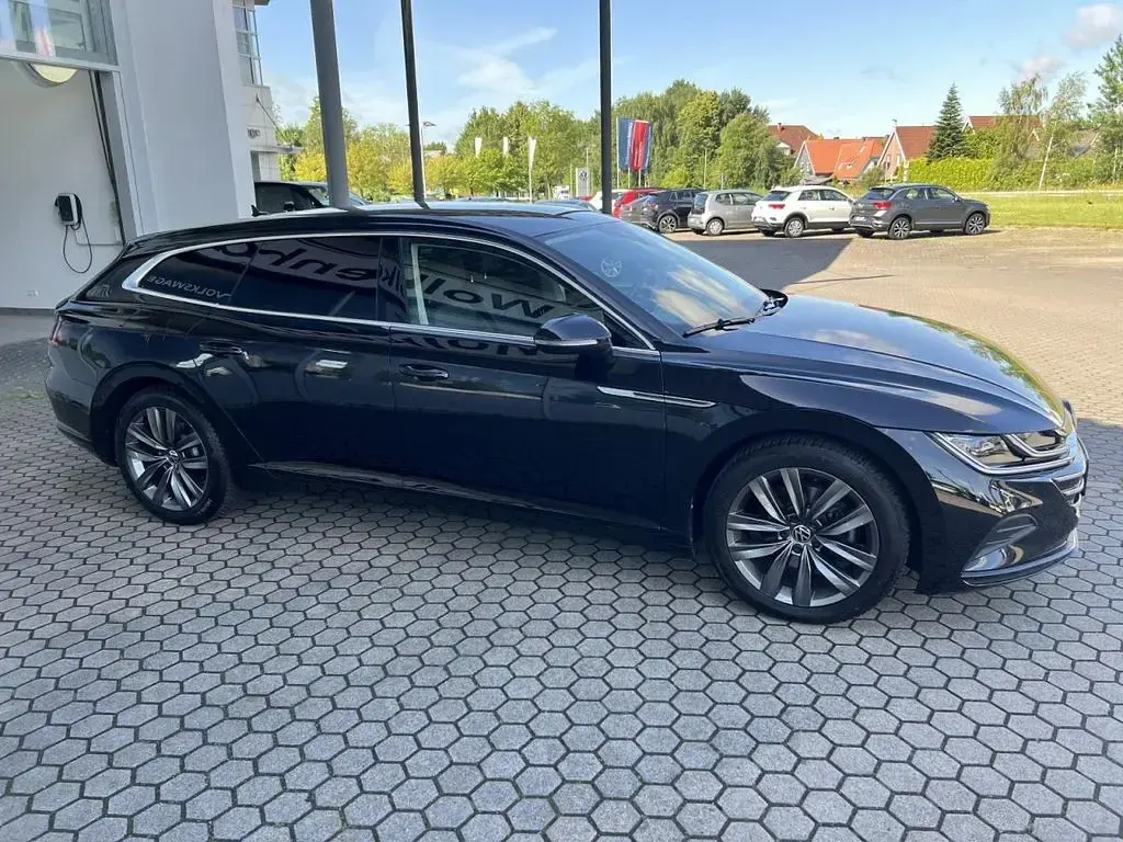 Gebraucht VW Arteon 150 PS (110 kW) 2022 Deep black perleffekt (metallic) Coupé