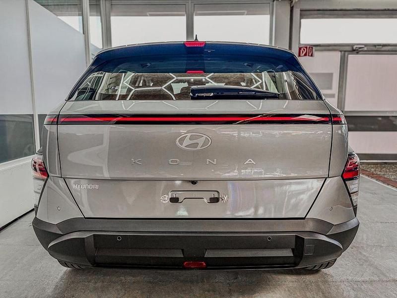 Neu Hyundai Kona Style 137 PS (100 kW) 2025 Shimmering silver r2t SUV