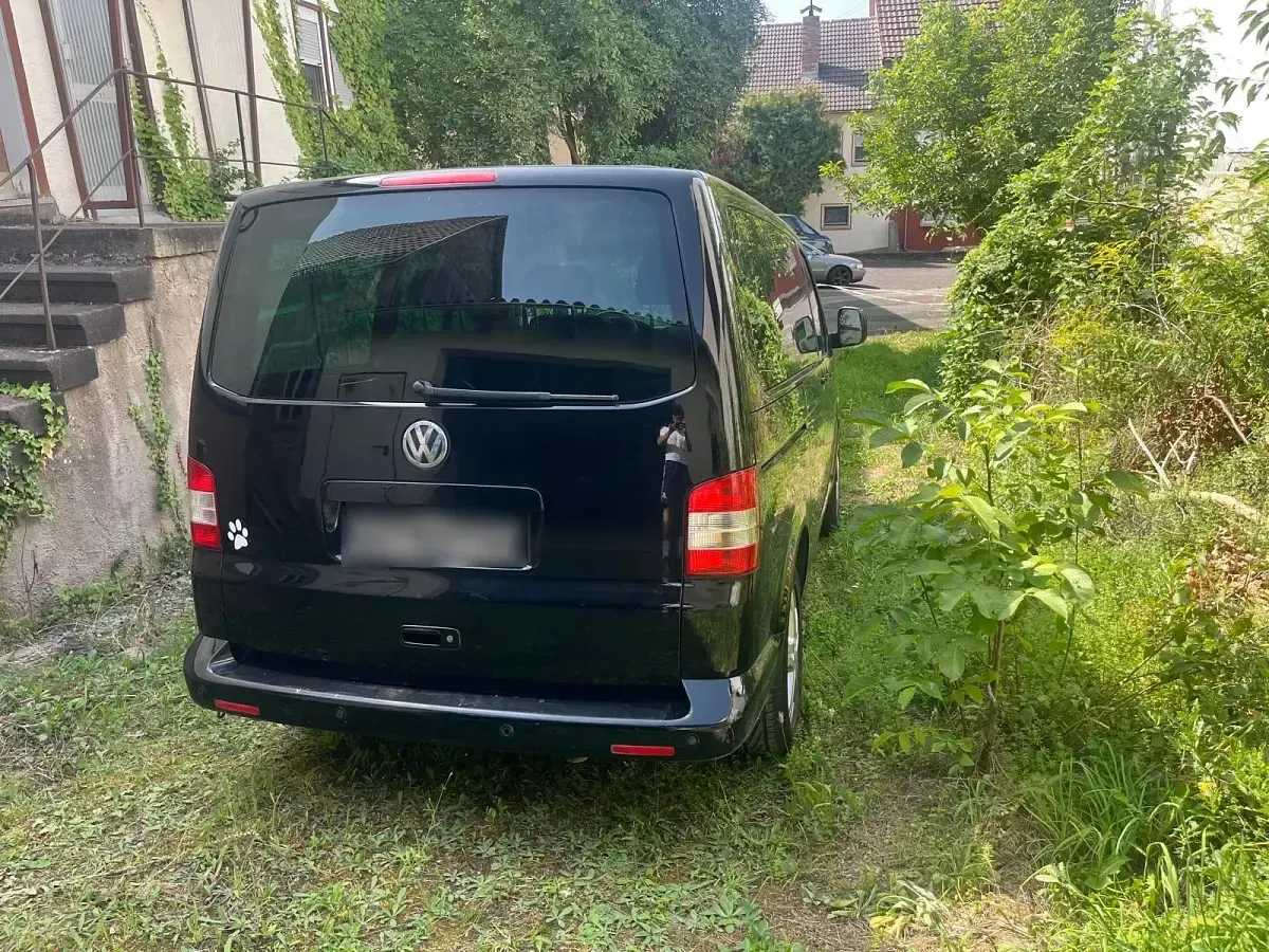 Gebraucht VW Multivan Startline 131 PS (96 kW) 2010 Schwarz Van / Kleinbus