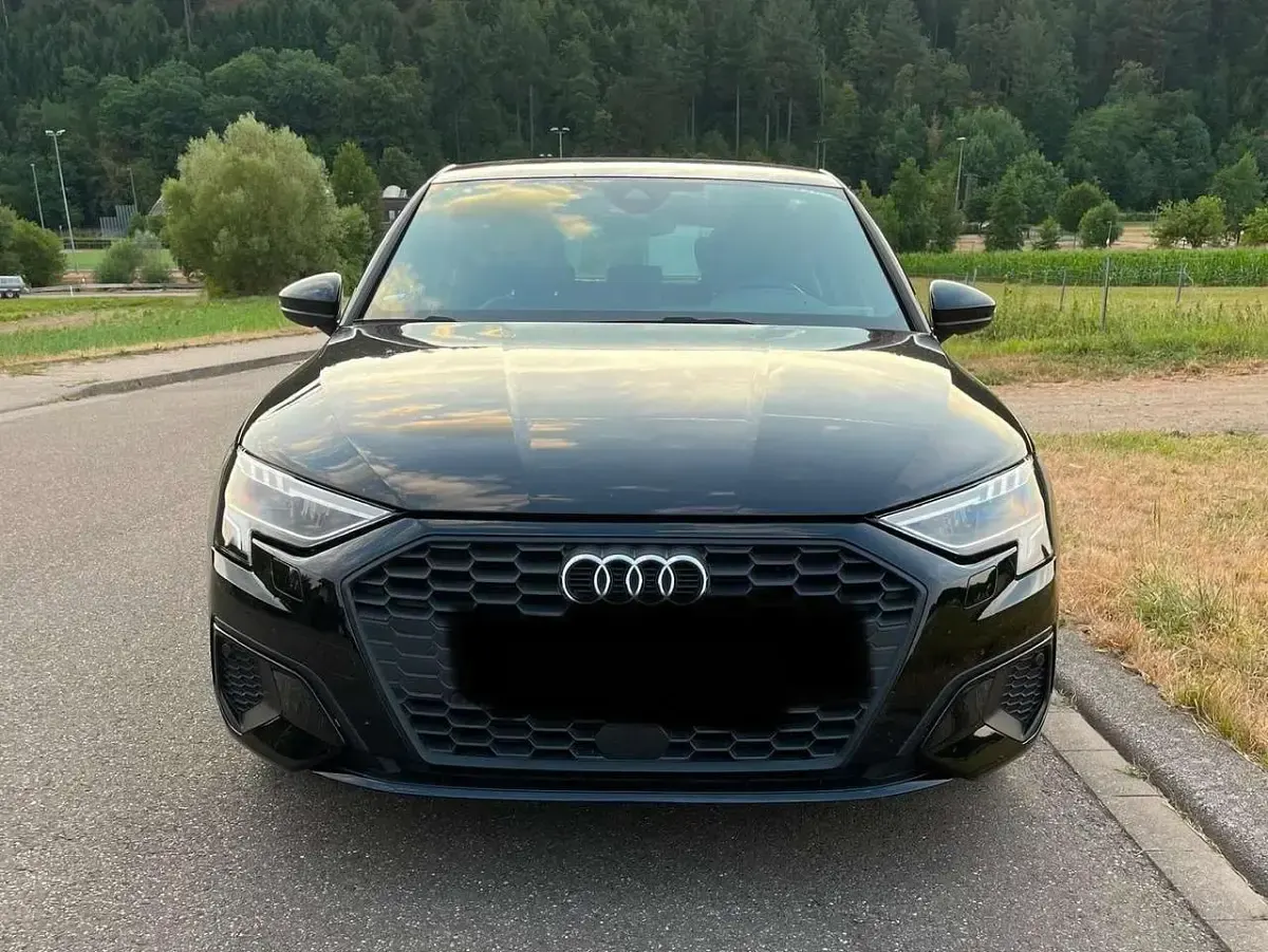 Gebraucht Audi A3 Ambiente 110 PS (80 kW) 2023 Schwarz Limousine