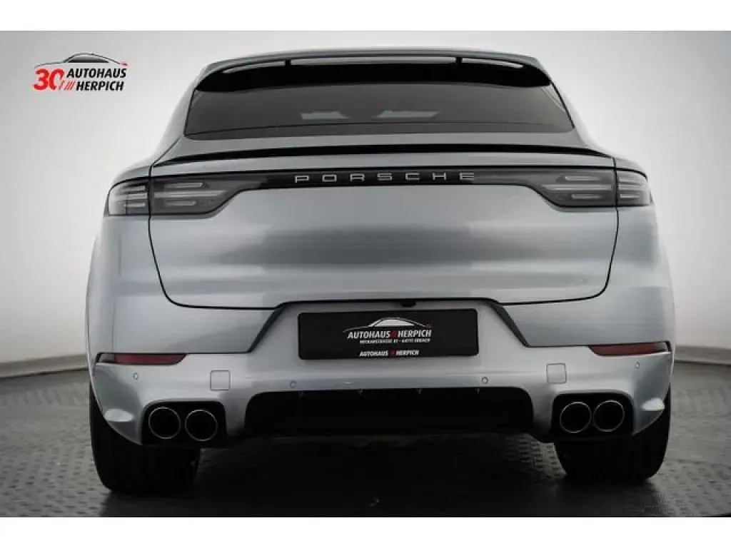Gebraucht Porsche Cayenne Turbo Coupe 549 PS (403 kW) 2023 Dolomitsilbermetallic (metallic) Coupé