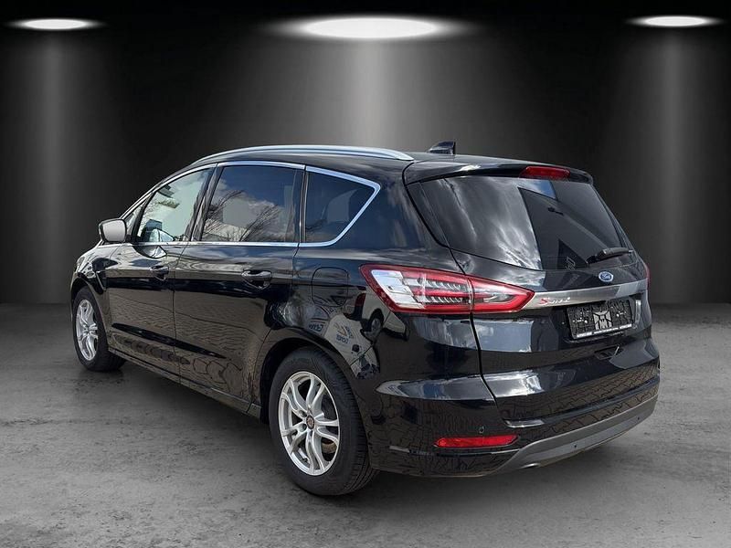 Gebraucht Ford S-MAX Titanium 150 PS (110 kW) 2021 Schwarz Van / Kleinbus