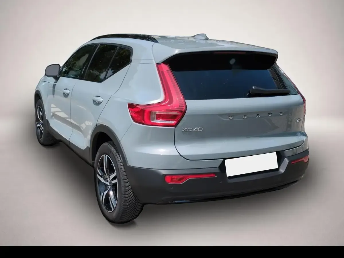 Gebraucht Volvo XC40 Plus 163 PS (119 kW) 2024 Manufacturer SUV