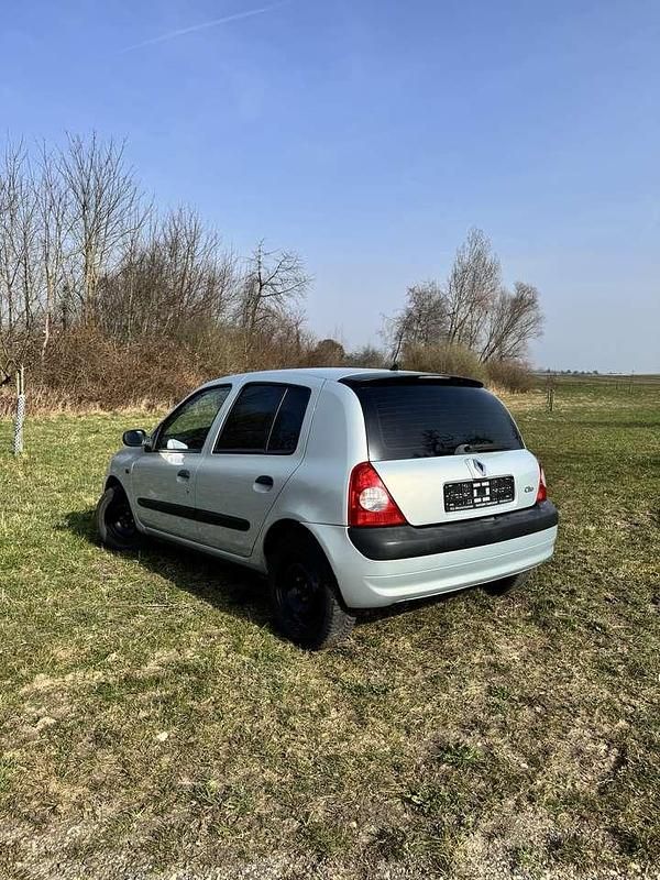 Gebraucht Renault Clio II Authentique 75 PS (55 kW) 2002 Silber Limousine