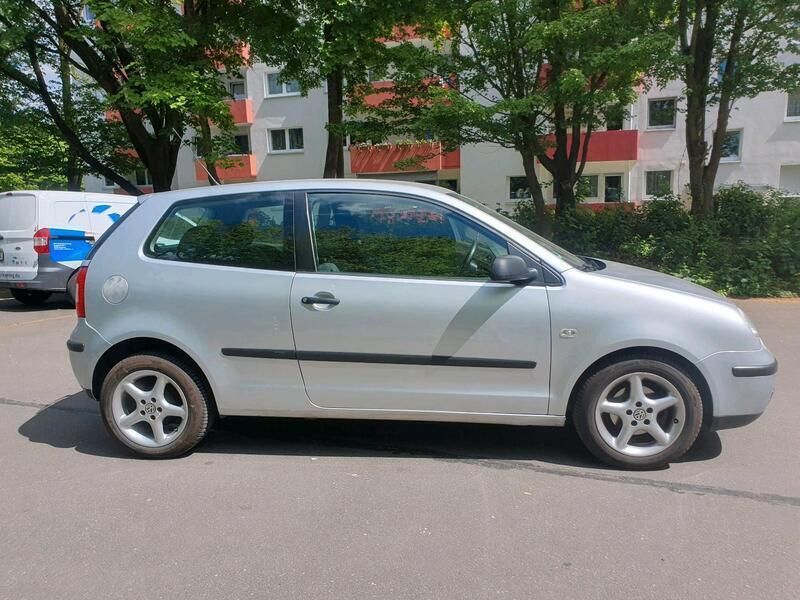 Silber Gebraucht 2005 VW Polo Kleinwagen | 1.550 € (Fairer Preis) - Bild 1/4