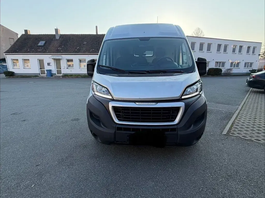 Gebraucht Peugeot Boxer 140 PS (102 kW) 2021 Silber Van