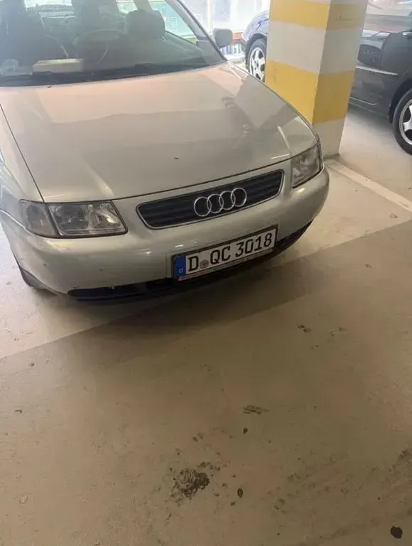 Second-hand Audi A3 102 CP (75 kW) 1999 Gri Hatchback