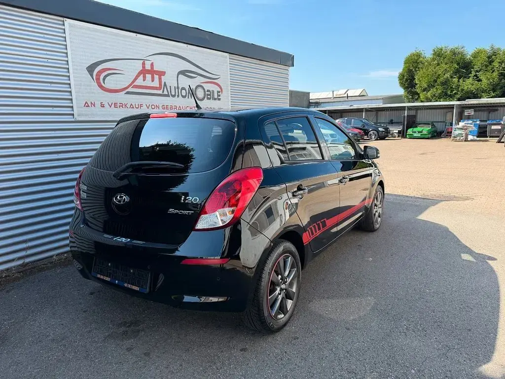 Gebraucht Hyundai i20 86 PS (63 kW) 2014 Schwarz Kleinwagen
