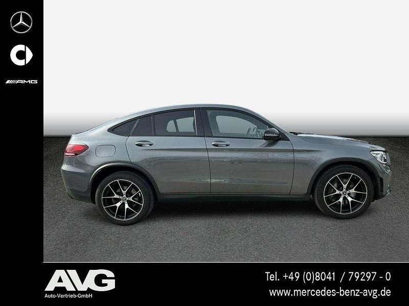 Gebraucht Mercedes GLC300 AMG 258 PS (189 kW) 2019 Lack selenitgrau Coupé