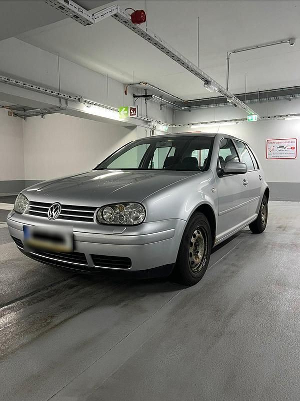 Gebraucht VW Golf IV 105 PS (77 kW) 2003 Grau Kleinwagen