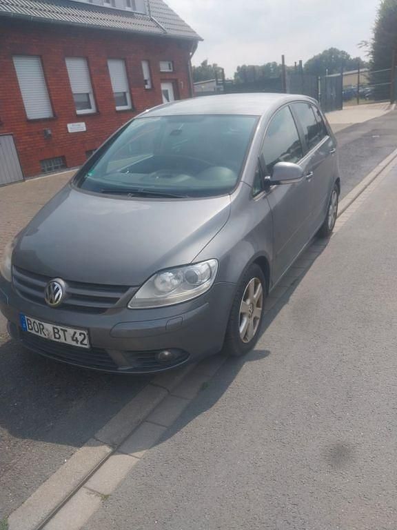 Grau Gebraucht 2006 VW Golf V Trendline Limousine | 2.499 € (Guter Preis) - Bild 1/4