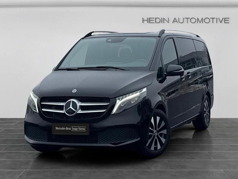 Schwarz Gebraucht 2023 Mercedes V300 Van / Kleinbus | 50.500 € (Superpreis) - Bild 1/4