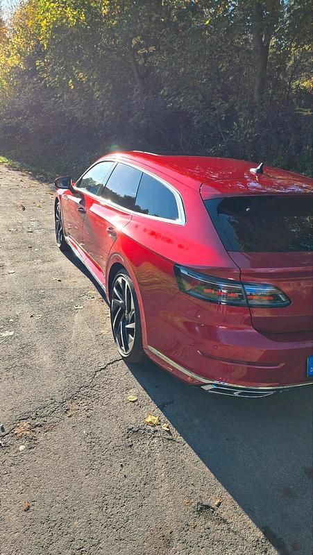 Rot Gebraucht 2021 VW Arteon R-line Coupé | 33.250 € (Etwas zu teuer) - Bild 1/4