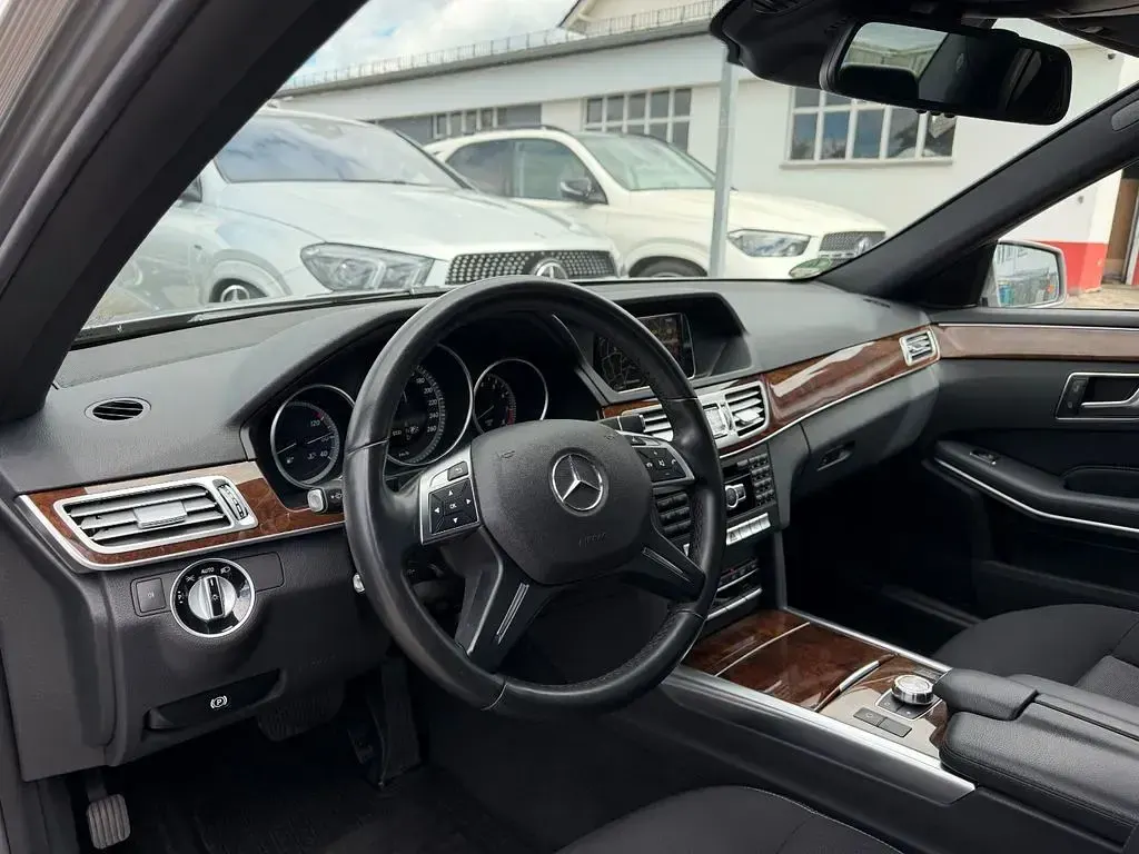 Gebraucht Mercedes E400 333 PS (244 kW) 2014 Silber Limousine