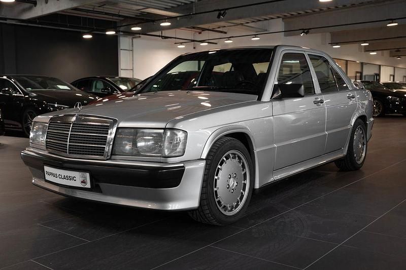 Gebraucht Mercedes 190 194 PS (142 kW) 1990 Silber Limousine