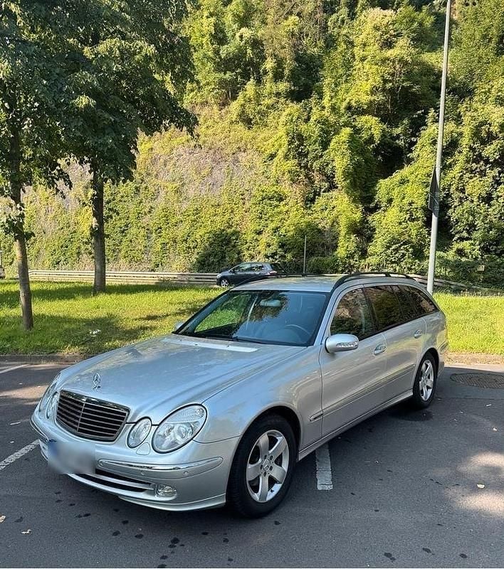 Gebraucht Mercedes E240 Avantgarde 177 PS (130 kW) 2004 Silber Kombi